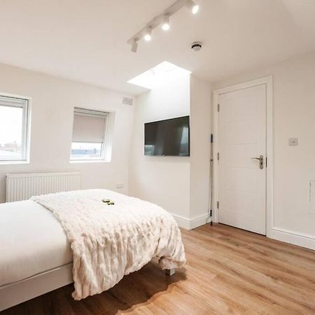 Newly Renovated Modern 4 Bed 3 Bath Apartment London Exterior photo