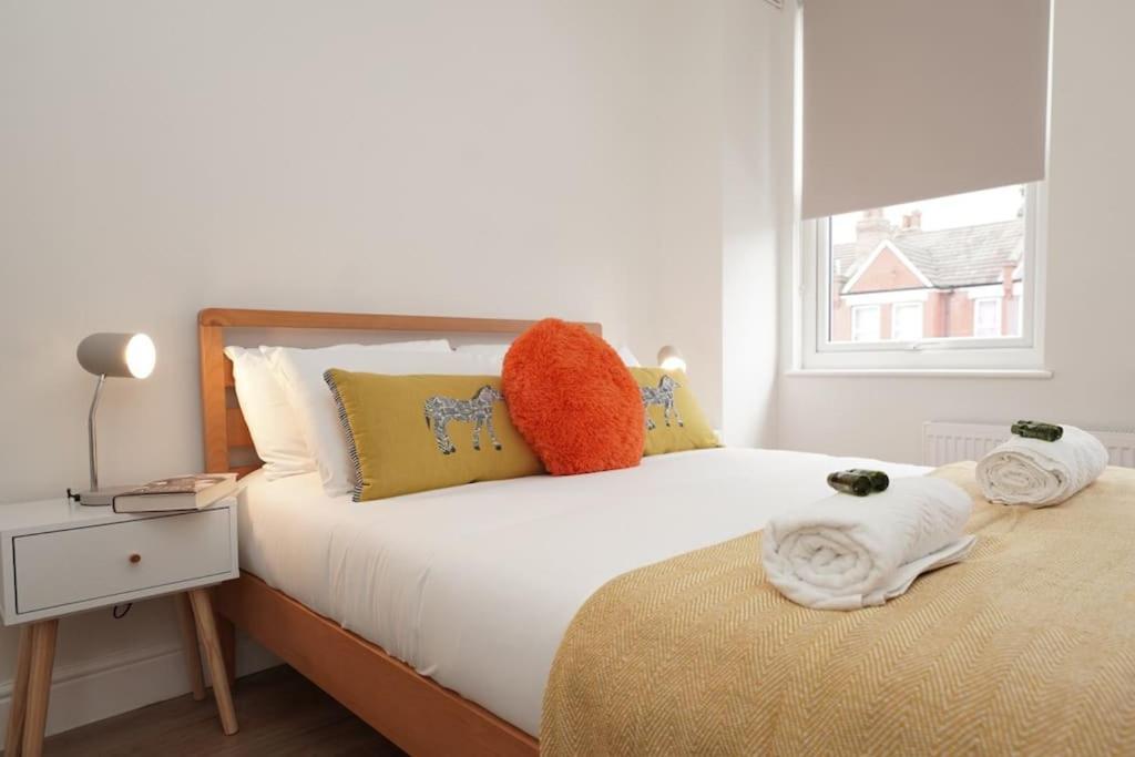 Newly Renovated Modern 4 Bed 3 Bath Apartment London Exterior photo