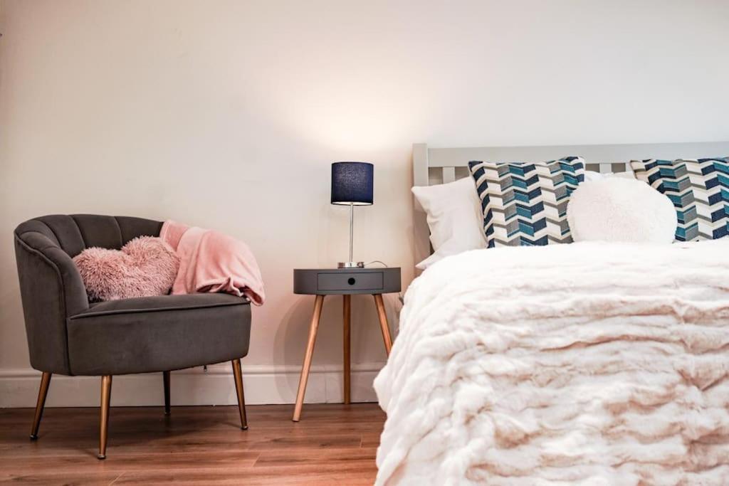 Newly Renovated Modern 4 Bed 3 Bath Apartment London Exterior photo