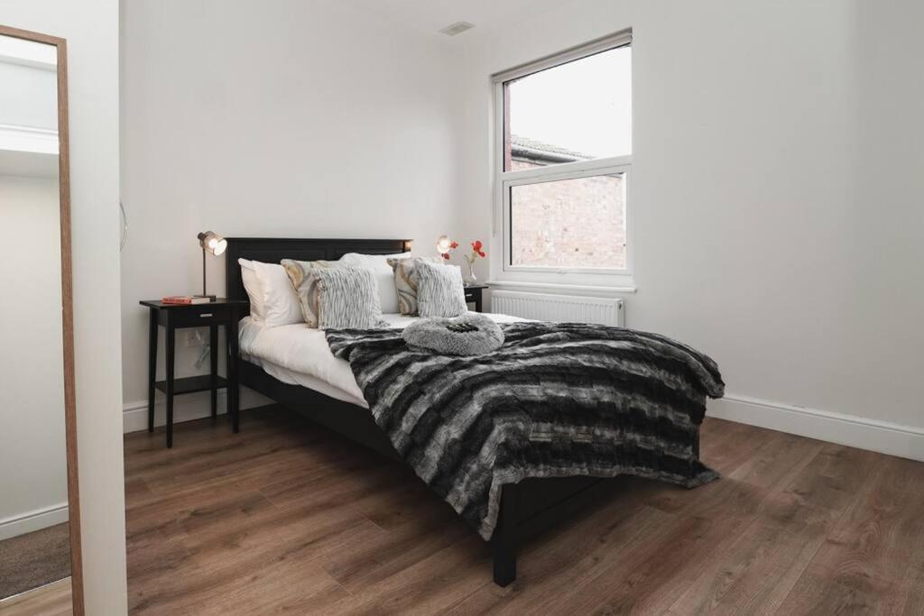 Newly Renovated Modern 4 Bed 3 Bath Apartment London Exterior photo