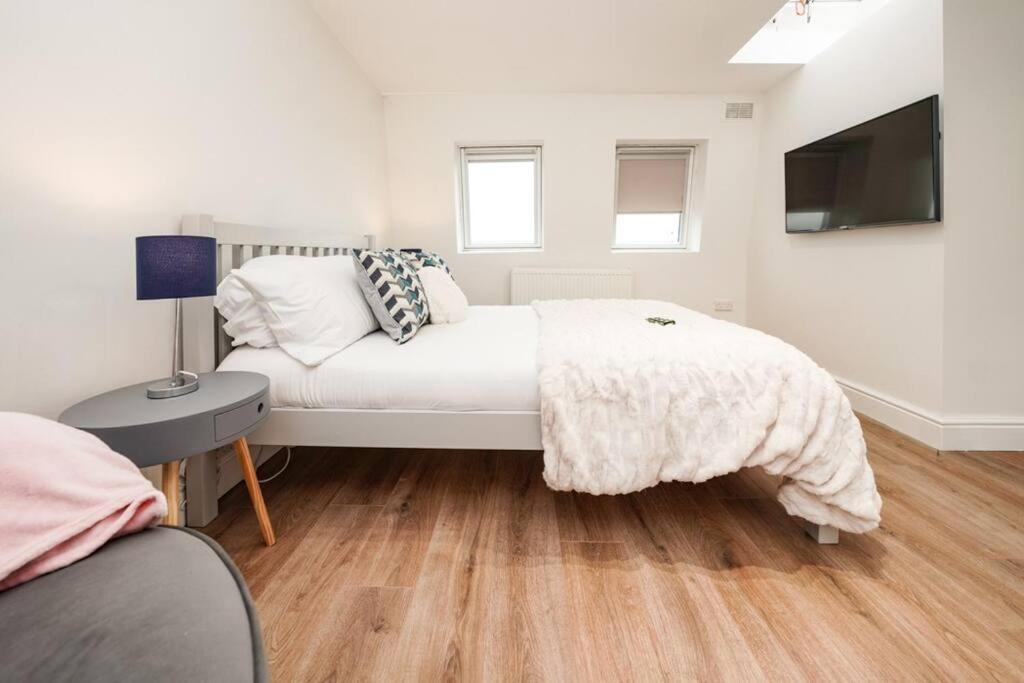 Newly Renovated Modern 4 Bed 3 Bath Apartment London Exterior photo
