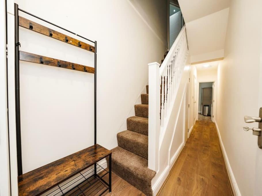 Newly Renovated Modern 4 Bed 3 Bath Apartment London Exterior photo