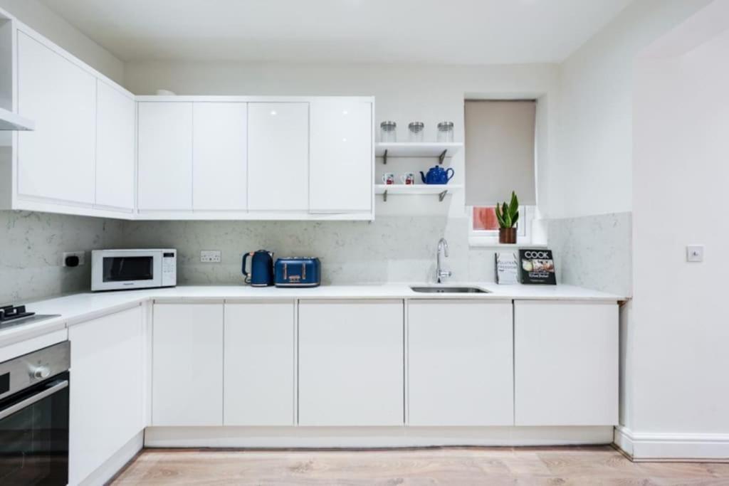 Newly Renovated Modern 4 Bed 3 Bath Apartment London Exterior photo