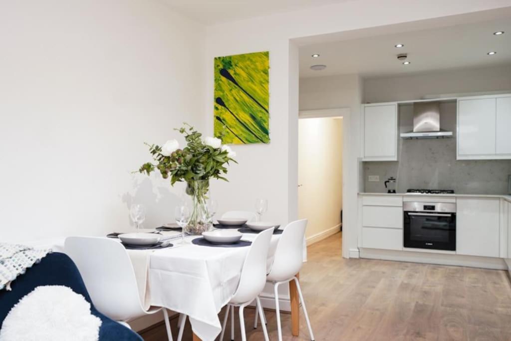 Newly Renovated Modern 4 Bed 3 Bath Apartment London Exterior photo