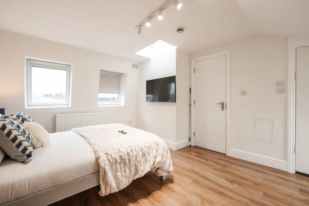Newly Renovated Modern 4 Bed 3 Bath Apartment London Exterior photo