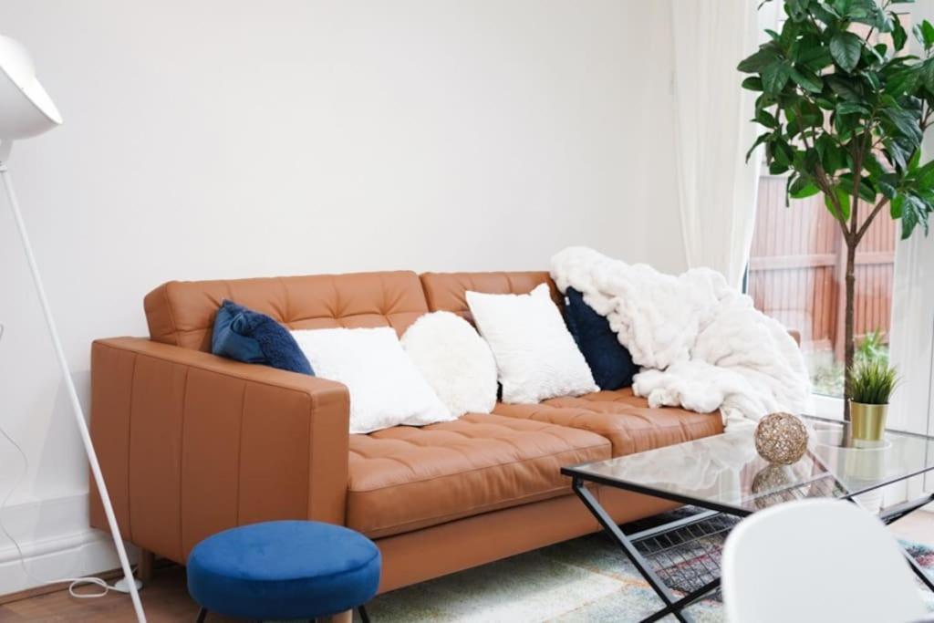 Newly Renovated Modern 4 Bed 3 Bath Apartment London Exterior photo
