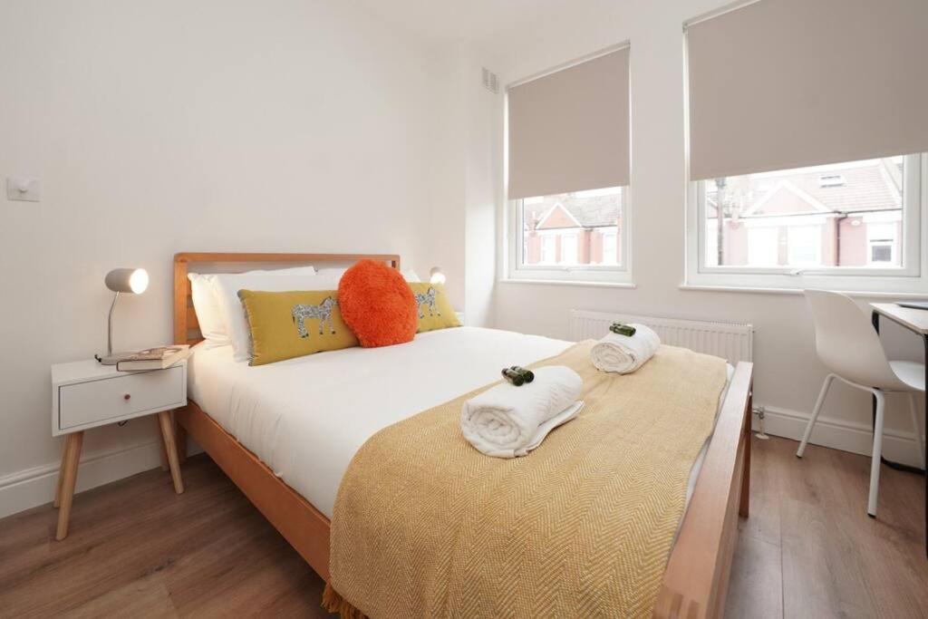 Newly Renovated Modern 4 Bed 3 Bath Apartment London Exterior photo